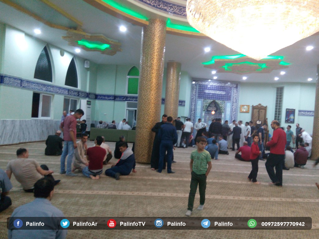 الخلیل کی مسجد السلام میں نماز تراویح کے مناظر