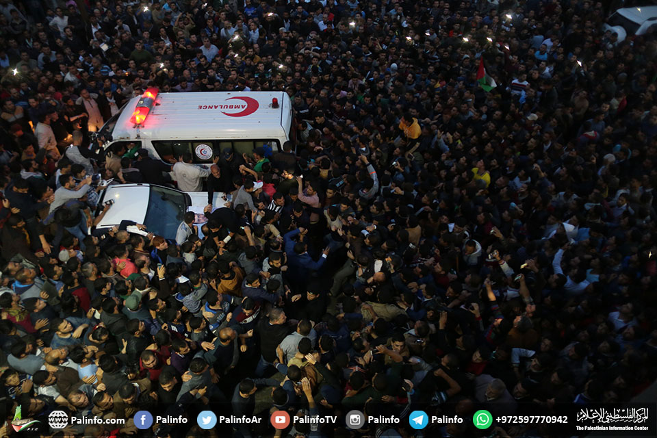 شہید فلسطینی سائنسدان ڈاکٹر البطش کے جنازے میں لاکھوں افراد کی شرکت